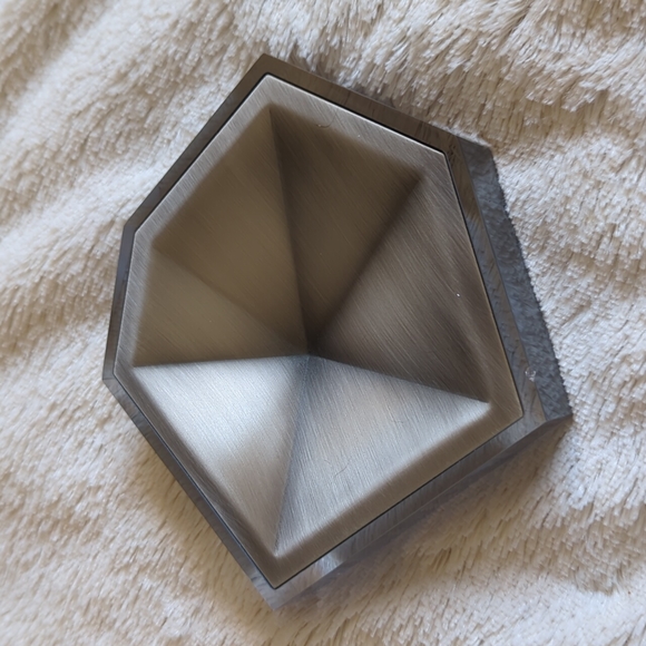 Kendra Scott jewelry holder grey color - Picture 3 of 3